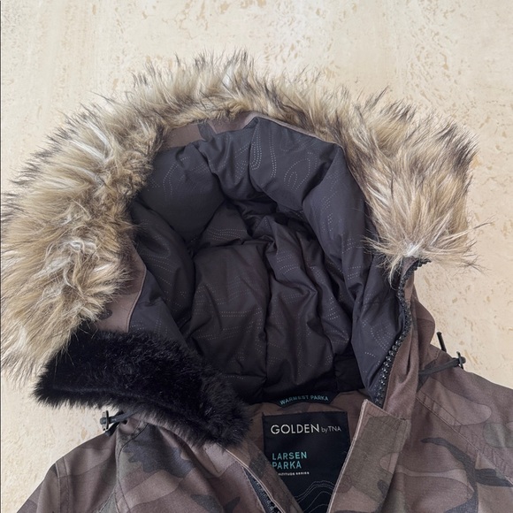 Aritzia Camouflage Hooded Jacket with Faux Fur Trim - Picture 9 of 11